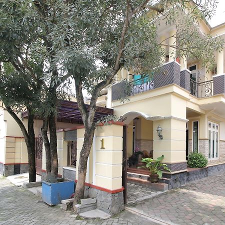 Reddoorz Plus Near Stie Ykpn Maguwo Kültér fotó