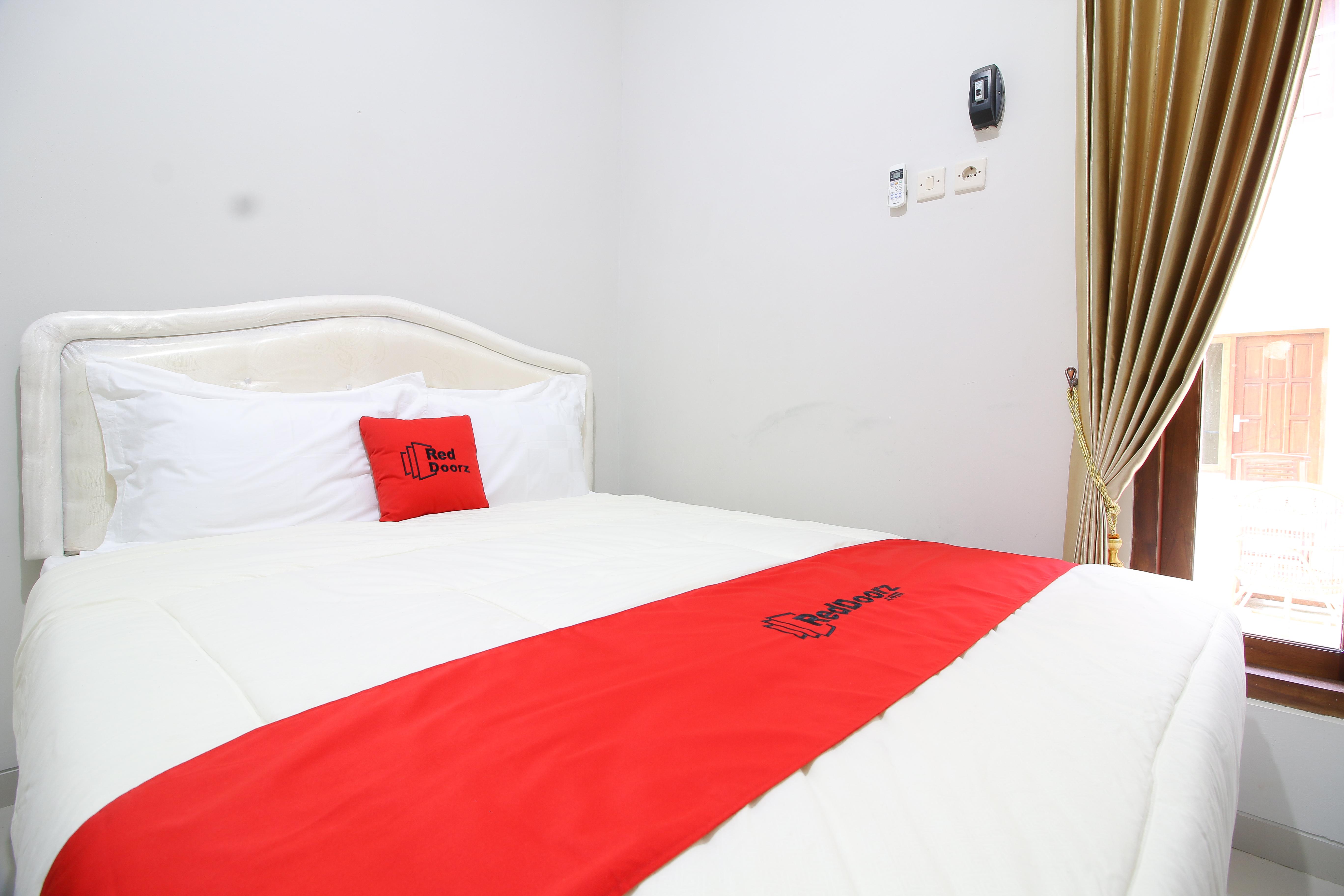 Reddoorz Plus Near Stie Ykpn Maguwo Kültér fotó