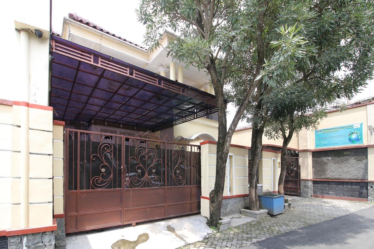 Reddoorz Plus Near Stie Ykpn Maguwo Kültér fotó
