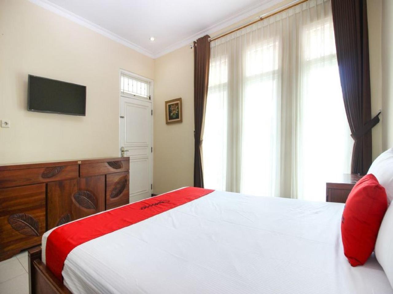 Reddoorz Plus Near Stie Ykpn Maguwo Kültér fotó